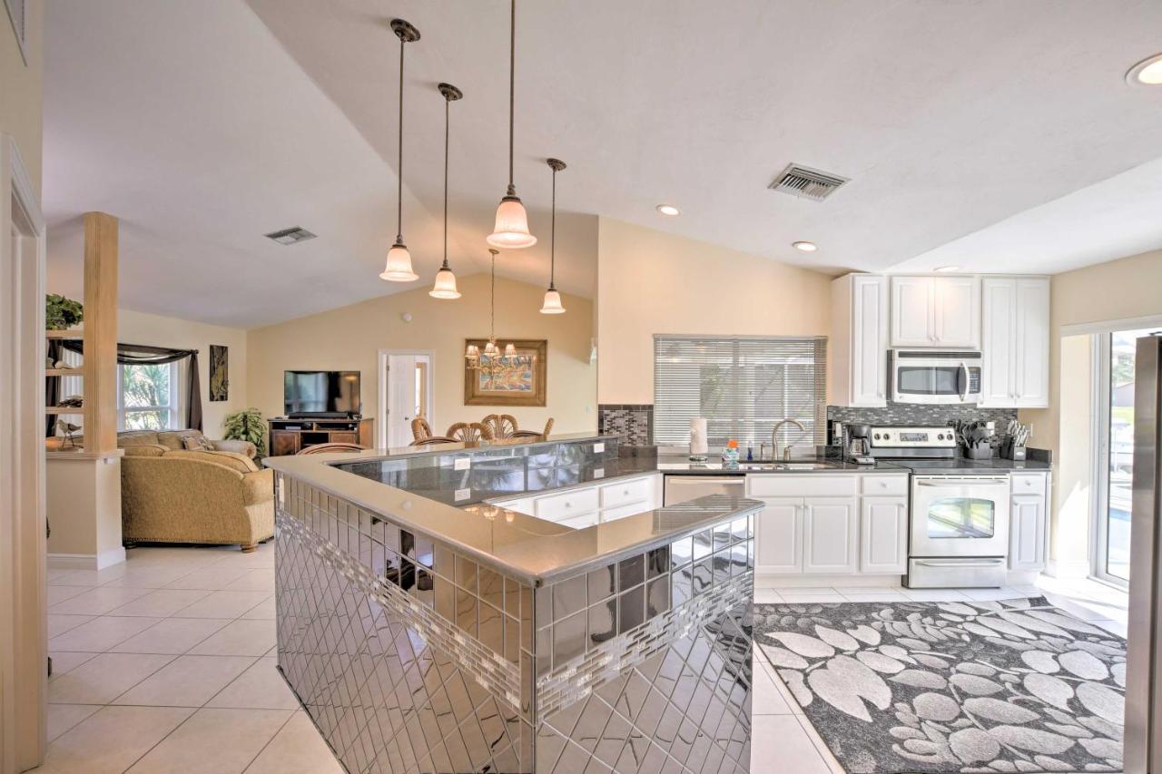 Canalfront Home With Private Saltwater Pool! Marco Island Eksteriør billede