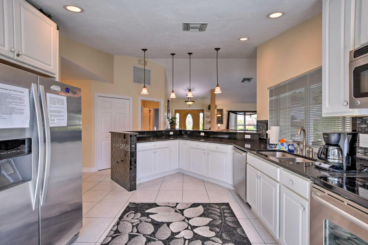 Canalfront Home With Private Saltwater Pool! Marco Island Eksteriør billede